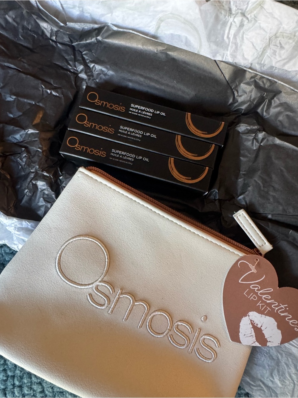 New Osmosis Lip Kit - Cream Pouch with Superfood Lip Oils